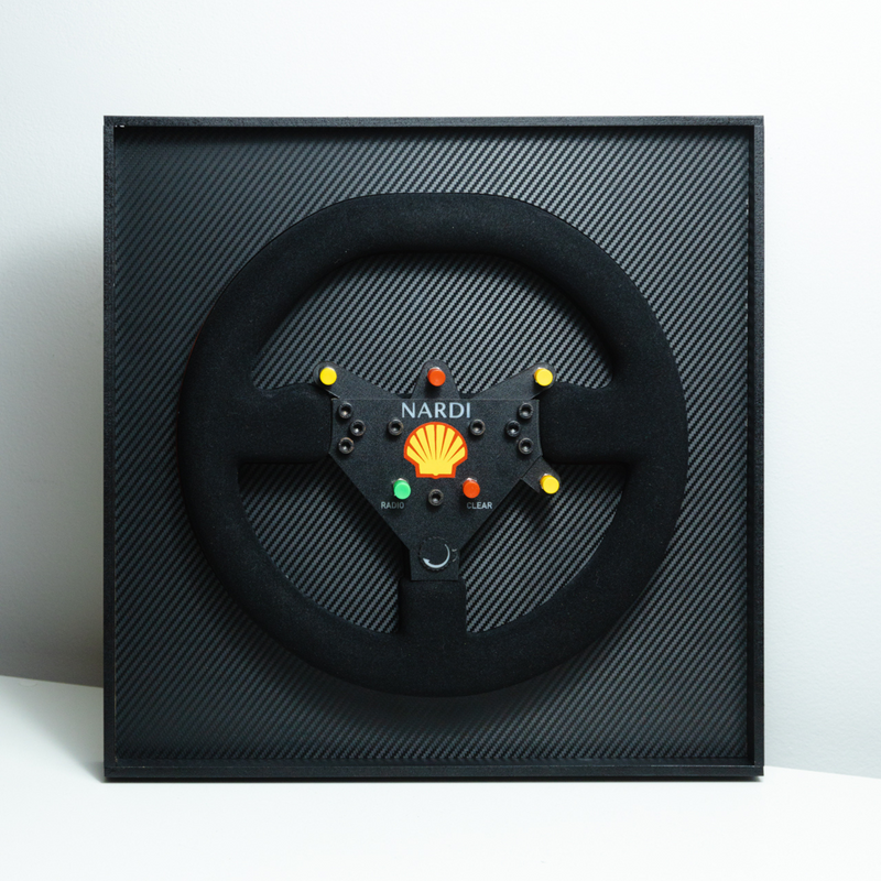 Kit Decorativo - Rei de Mônaco - Quadro Volante McLaren MP4/8 - 1993 + Luminária em LED Pista Mônaco - Fórmula 1 - 2 Peças