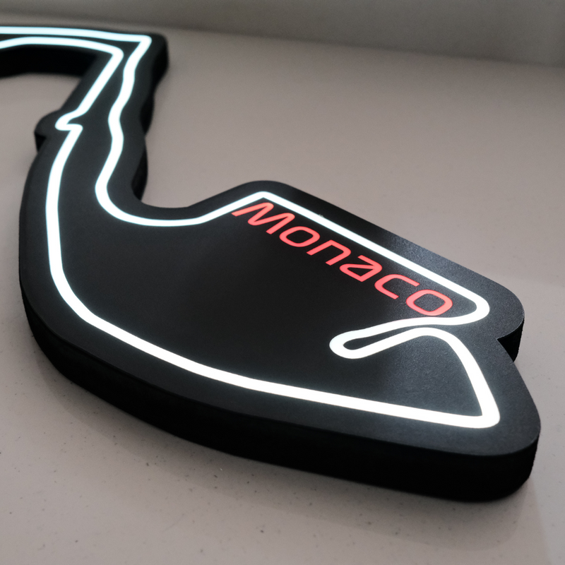 Kit Decorativo - Rei de Mônaco - Quadro Volante McLaren MP4/8 - 1993 + Luminária em LED Pista Mônaco - Fórmula 1 - 2 Peças